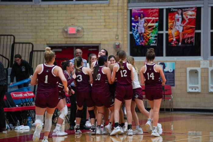 mathis-london-girls-basketball-playoffs00111